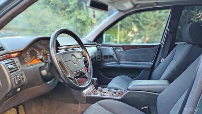 Mercedes E 240 1999, 345,000 km - 2.4 l - Gəncə