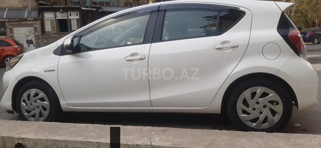 Toyota Aqua 2017, 175,000 km - 1.5 l - Bakı