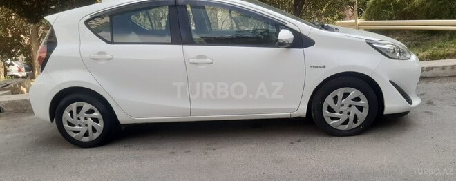 Toyota Aqua 2017, 175,000 km - 1.5 l - Bakı