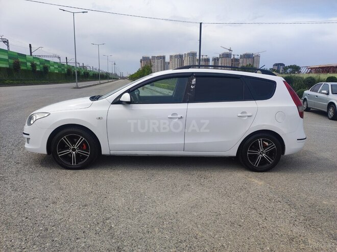 Hyundai i30 2010, 330,000 km - 1.6 л - Bakı