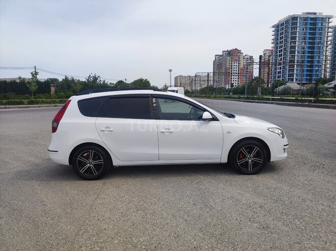 Hyundai i30 2010, 330,000 km - 1.6 л - Bakı