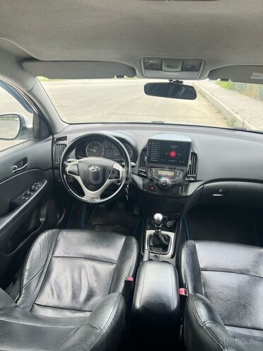 Hyundai i30 2010, 330,000 km - 1.6 л - Bakı
