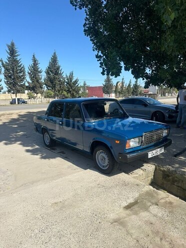 LADA (VAZ) 2107 2009, 75,000 km - 1.6 л - Salyan
