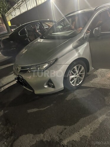 Toyota Auris 2013, 227,000 km - 1.4 л - Bakı