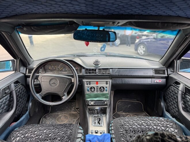 Mercedes E 280 1995, 450,000 km - 2.8 l - Göyçay