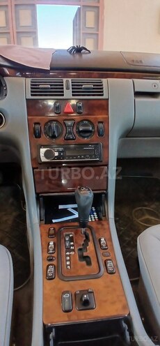 Mercedes E 240 1998, 295,000 km - 2.4 l - Bakı