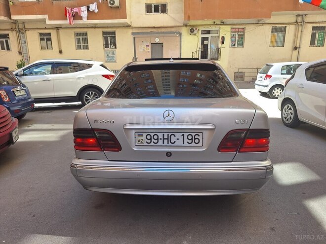 Mercedes E 220 d 2001, 438,000 km - 2.2 l - Bakı