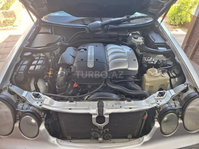 Mercedes E 220 d 2001, 438,000 km - 2.2 l - Bakı