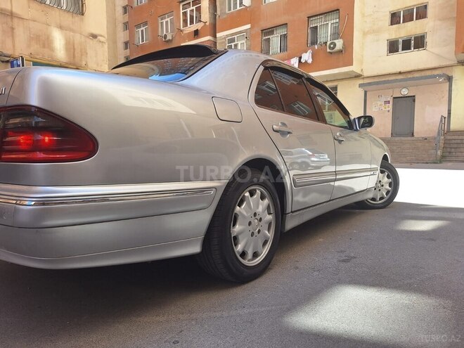 Mercedes E 220 d 2001, 438,000 km - 2.2 l - Bakı