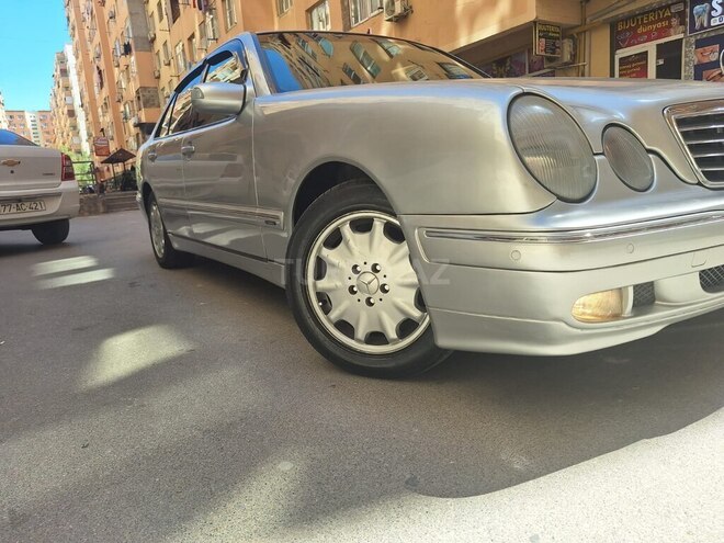 Mercedes E 220 d 2001, 438,000 km - 2.2 l - Bakı