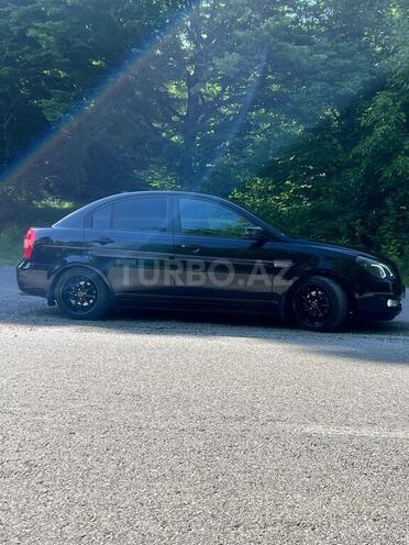Hyundai Accent-13