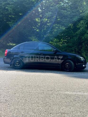 Hyundai Accent-14