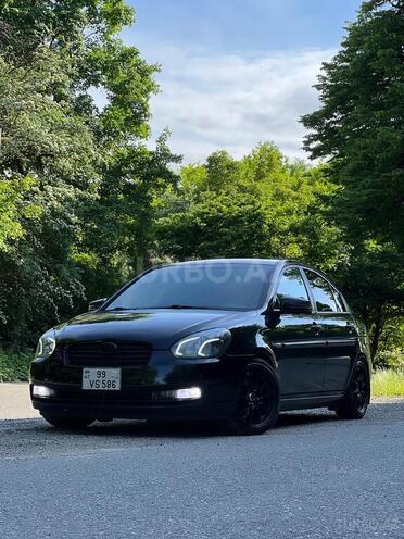 Hyundai Accent-11