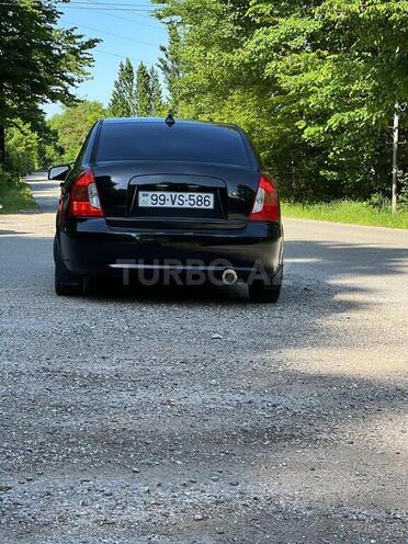 Hyundai Accent-10