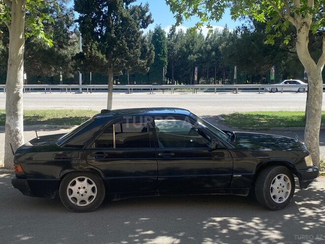 Mercedes 190 1992, 300,000 km - 2.0 l - Gəncə
