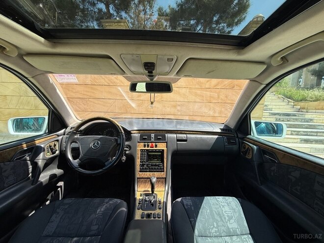 Mercedes E 240 1999, 295,542 km - 2.4 l - Gəncə