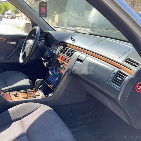 Mercedes E 240 1999, 350,111 km - 2.6 l - Sumqayıt