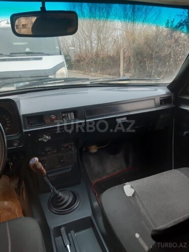 GAZ 24 1990, 300,000 km - 2.4 л - Bakı