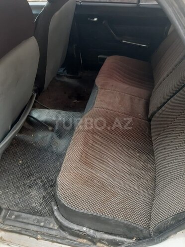 GAZ 24 1990, 300,000 km - 2.4 л - Bakı