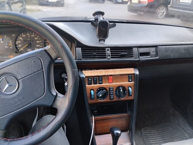 Mercedes E 250 1995, 575,000 km - 2.5 l - Bakı