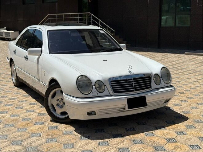 Mercedes E 240 1999, 295,542 km - 2.4 l - Gəncə