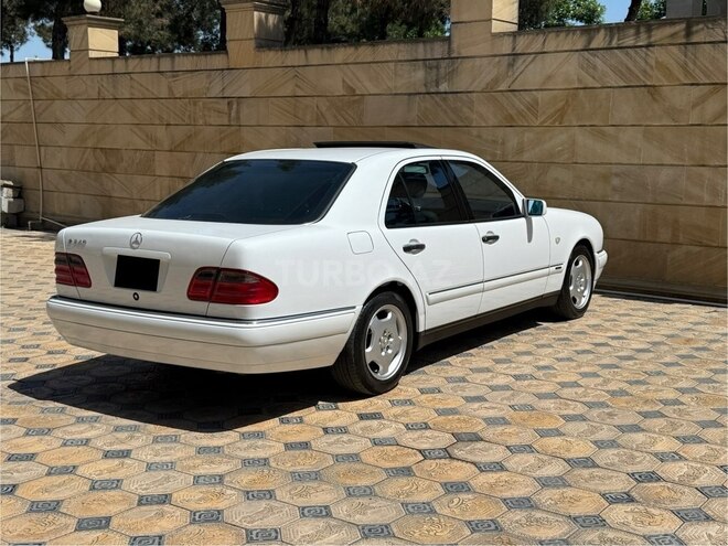 Mercedes E 240 1999, 295,542 km - 2.4 l - Gəncə