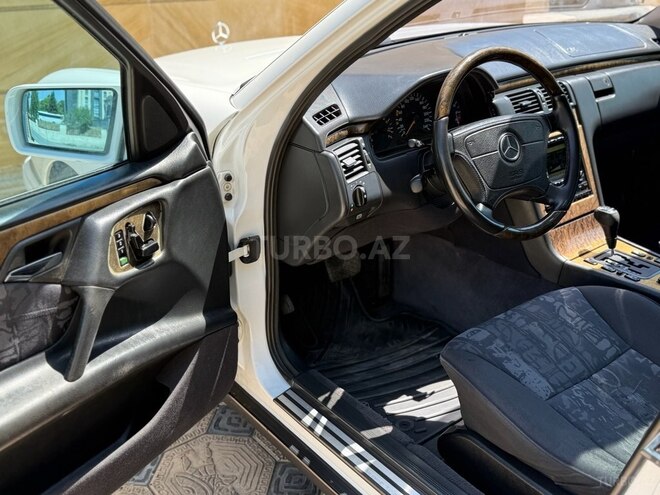 Mercedes E 240 1999, 295,542 km - 2.4 l - Gəncə