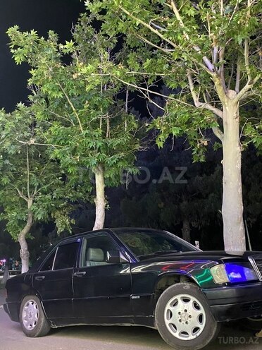 Mercedes 190 1992, 300,000 km - 2.0 l - Gəncə