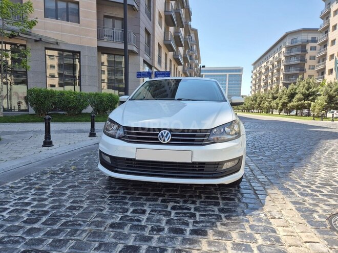 Volkswagen Polo 2018, 267,288 km - 1.6 l - Bakı