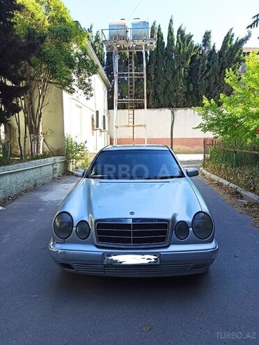 Mercedes E 220 d 1999, 297,500 km - 2.2 l - Bakı