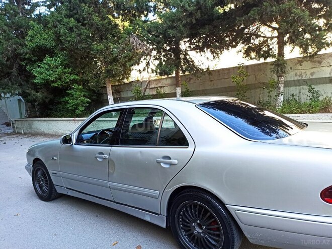 Mercedes E 220 d 1999, 297,500 km - 2.2 l - Bakı