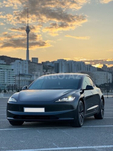 Tesla Model 3 2025, 3,700 km - 0.0 л - Bakı