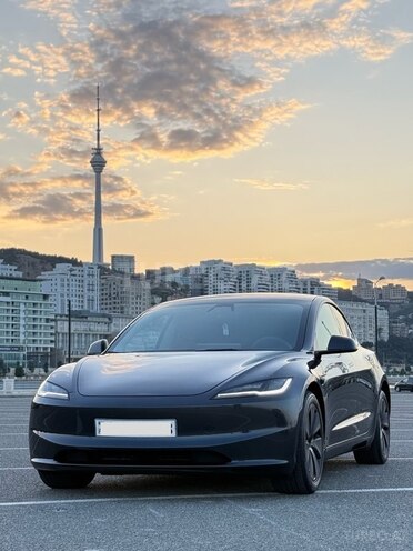 Tesla Model 3 2025, 3,700 km - 0.0 л - Bakı