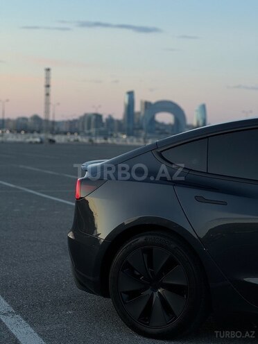 Tesla Model 3 2025, 3,700 km - 0.0 л - Bakı