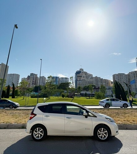 Nissan Note-6