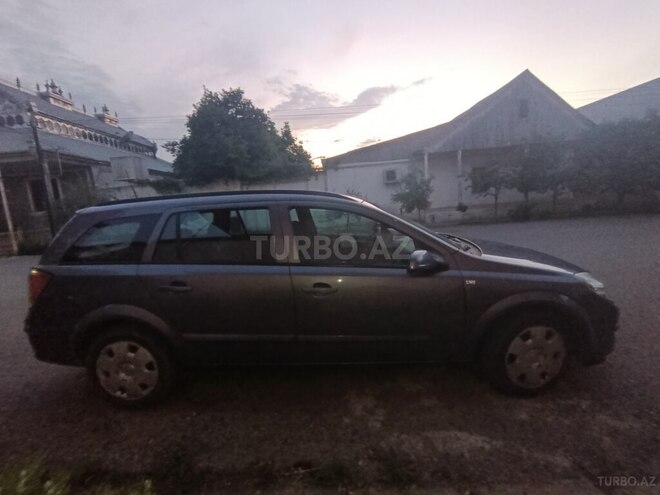 Opel Astra 2005, 220,000 km - 2.0 l - Şəmkir