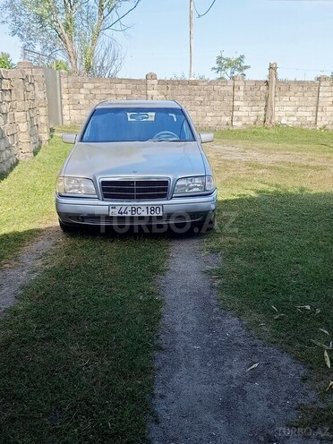 Mercedes C 180 1994, 260,000 km - 1.8 л - Astara
