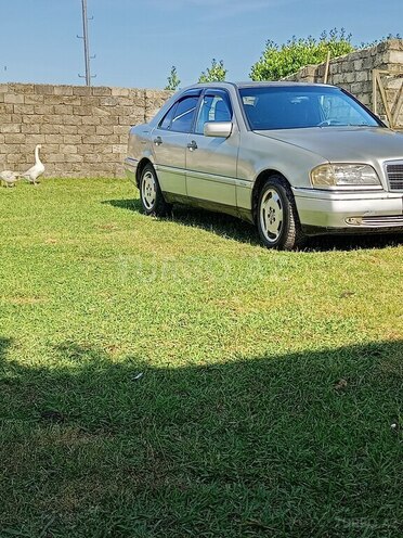 Mercedes C 180 1994, 260,000 km - 1.8 л - Astara
