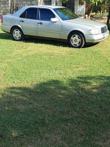 Mercedes C 180 1994, 260,000 km - 1.8 л - Astara