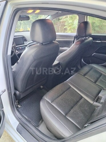 Hyundai Elantra 2015, 220,236 km - 1.6 l - Bakı