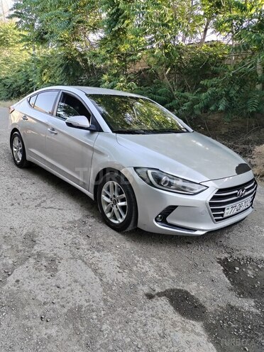 Hyundai Elantra 2015, 220,236 km - 1.6 l - Bakı