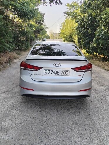 Hyundai Elantra 2015, 220,236 km - 1.6 l - Bakı