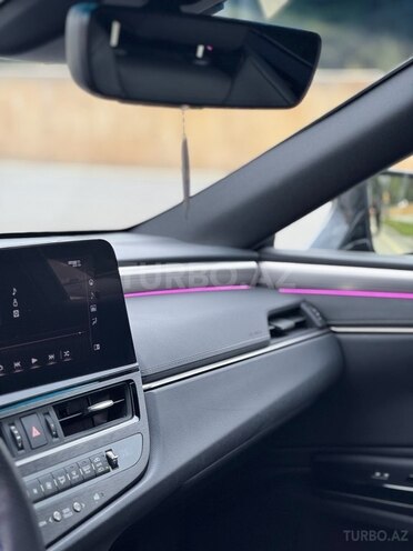 Lexus ES 300h 2022, 53,000 km - 2.5 л - Bakı