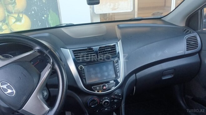 Hyundai Accent 2015, 200,000 km - 1.6 l - Bakı