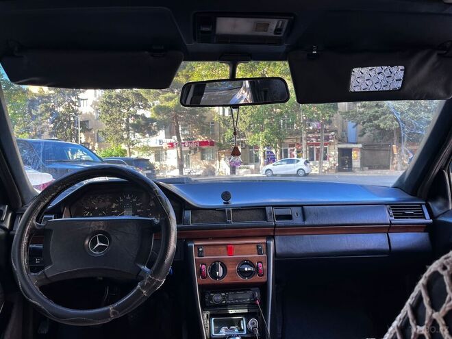 Mercedes E 200 d 1991, 300,000 km - 2.0 l - Bakı