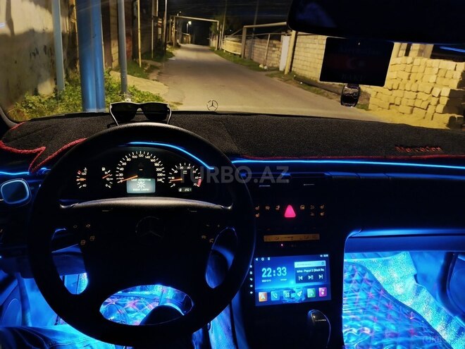 Mercedes E 240 2001, 122,312 km - 2.4 l - Qusar