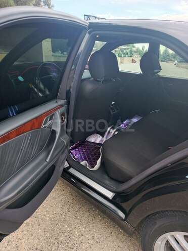 Mercedes E 240 2001, 122,312 km - 2.4 l - Qusar
