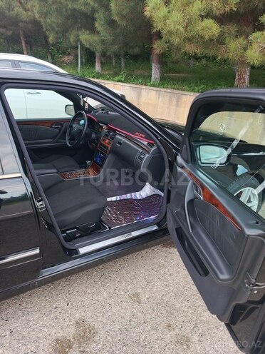Mercedes E 240 2001, 122,312 km - 2.4 l - Qusar