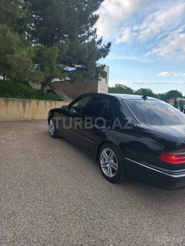 Mercedes E 240 2001, 122,312 km - 2.4 l - Qusar