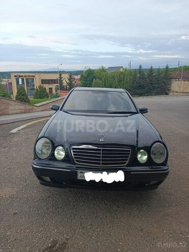 Mercedes E 240 2001, 122,312 km - 2.4 l - Qusar